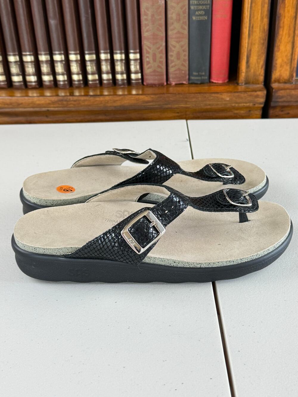 SAS Sanibel Black Leather Adjustable Thong Arch Support T-Strap Slide Sandal 8.5